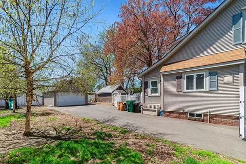 Exterior - 31 Ferry St, Chicopee, MA 01013 photo 7 of 13
