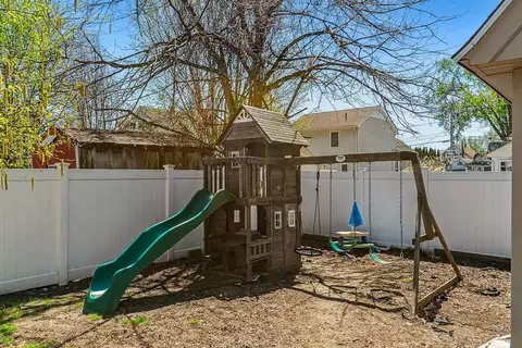 Exterior - 31 Ferry St, Chicopee, MA 01013 photo 11 of 13