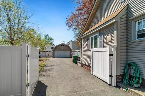 Exterior - 31 Ferry St, Chicopee, MA 01013 photo 5 of 13