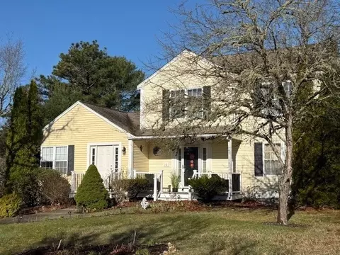 10 Nathan Ln, Plymouth, MA 02360