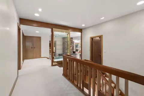 Entry Way - 474 Salisbury St, Worcester, MA 01609 photo 2 of 2