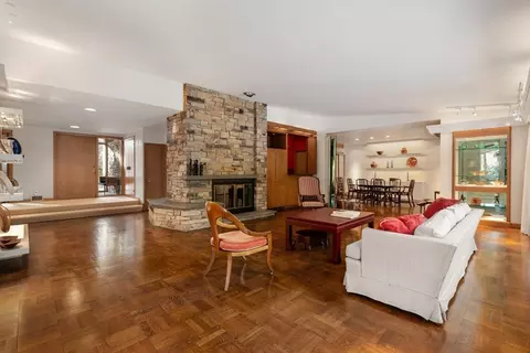 Living - 474 Salisbury St, Worcester, MA 01609 photo 1 of 4