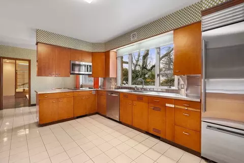 Kitchen - 474 Salisbury St, Worcester, MA 01609 photo 3 of 4