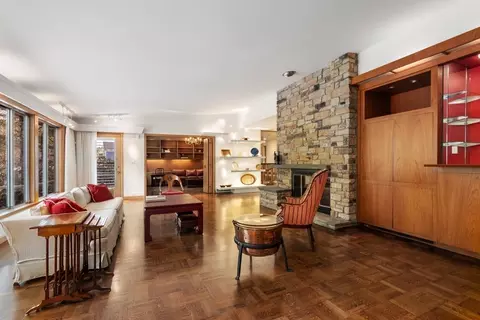 Living - 474 Salisbury St, Worcester, MA 01609 photo 3 of 4