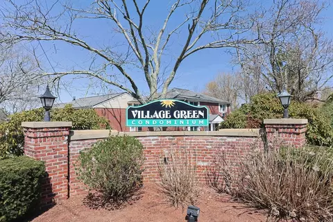 38 Village Green Dr #38, North Andover, MA 01845