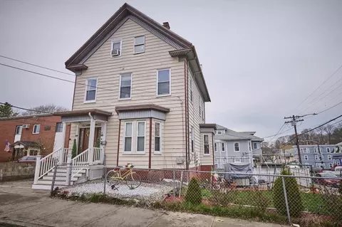 41 Collins St, Lynn, MA 01902