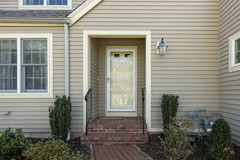 Exterior - 4 Bishops Park #4, Mashpee, MA 02649 photo 1 of 3