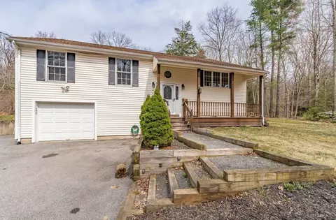 153 Union Rd, Wales, MA 01081