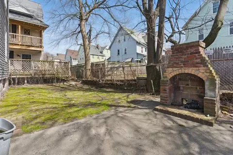 Exterior - 15 Rutledge Ave, Springfield, MA 01105 photo 5 of 10