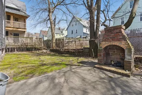 Exterior - 15 Rutledge Ave, Springfield, MA 01105 photo 4 of 10