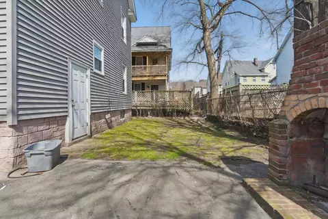 Exterior - 15 Rutledge Ave, Springfield, MA 01105 photo 1 of 10