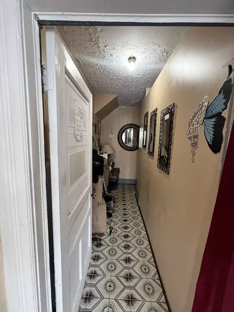 61-63 Hall St, Springfield, MA 01108 photo 5