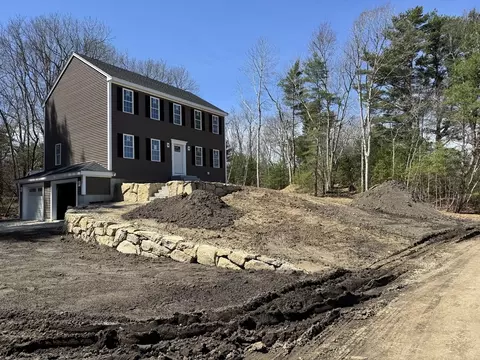 881 Plymouth St, Middleboro, MA 02346