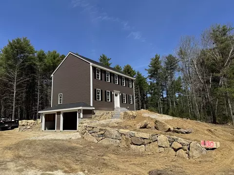 130 Tispaquin St, Middleboro, MA 02346