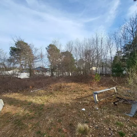 81 Maple Springs Rd, Wareham, MA 02571