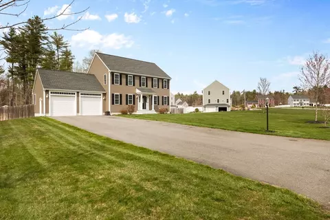 12 Stony Point Dr, Middleboro, MA 02346
