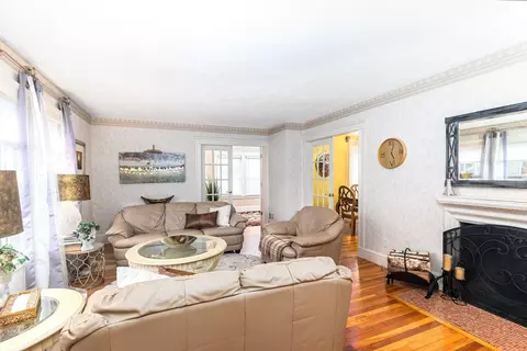 19 Tedesco St, Marblehead, MA 01945 photo 14