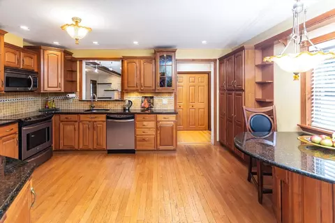 19 Tedesco St, Marblehead, MA 01945 photo 6
