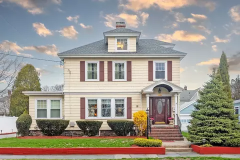 19 Tedesco St, Marblehead, MA 01945 photo 3