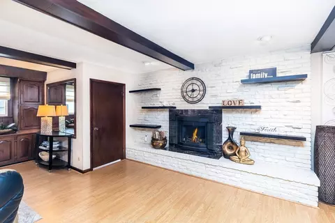 19 Tedesco St, Marblehead, MA 01945 photo 8