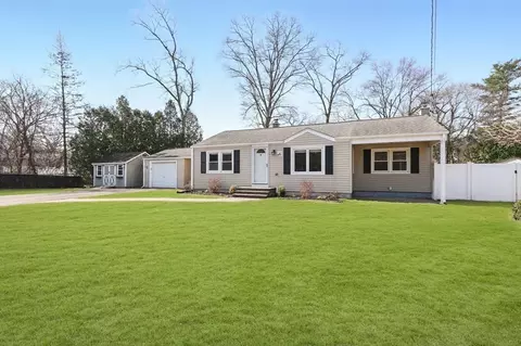 12 Hickory Pl, South Hadley, MA 01075