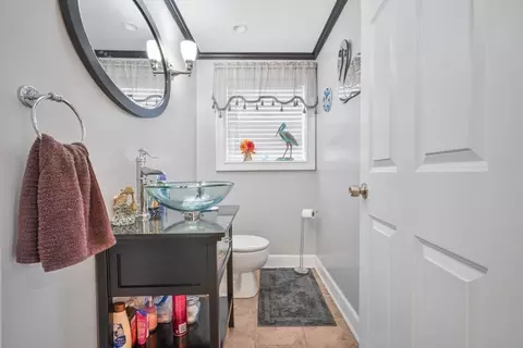 466 Dickinson St, Fall River, MA 02721 photo 18