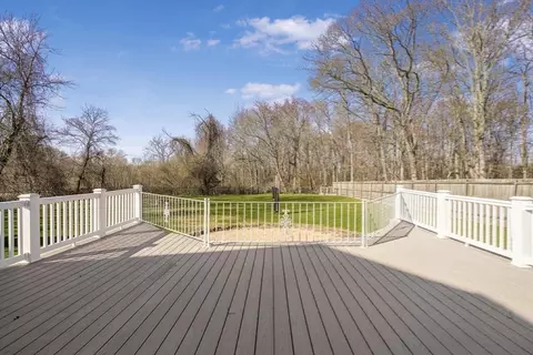 466 Dickinson St, Fall River, MA 02721 photo 38