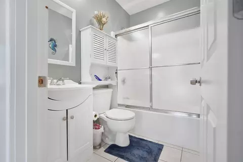 466 Dickinson St, Fall River, MA 02721 photo 30