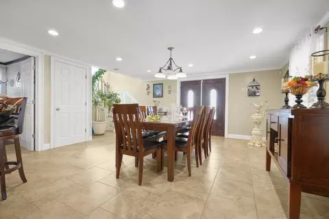 466 Dickinson St, Fall River, MA 02721 photo 8