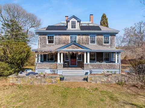 10 Quissett, Falmouth, MA 02543