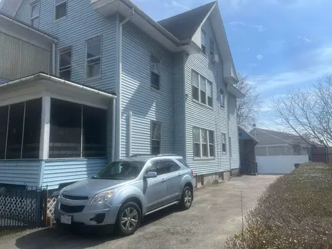 28-30 Tracy St, Springfield, MA 01104 photo 3