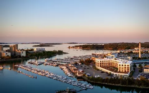 10 Shipyard Dr #402, Hingham, MA 02043