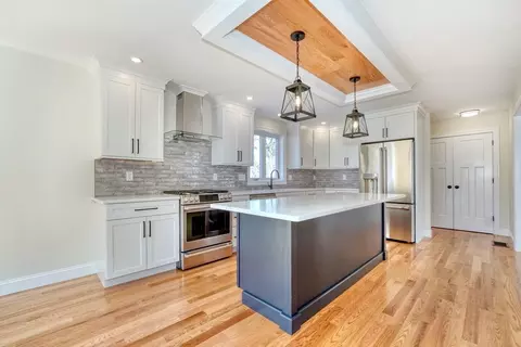 129 Marshall St, Tewksbury, MA 01876