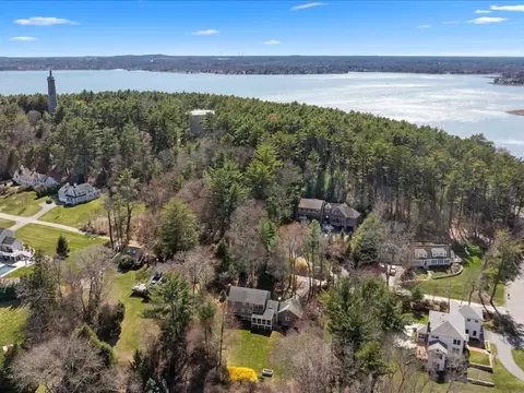 263 Crescent St, Duxbury, MA 02332