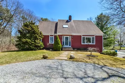 3 Estrella Ln, Teaticket, MA 02536