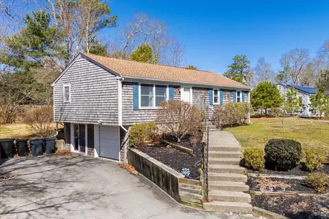 66 Barker Rd, Wareham, MA 02538 photo 4