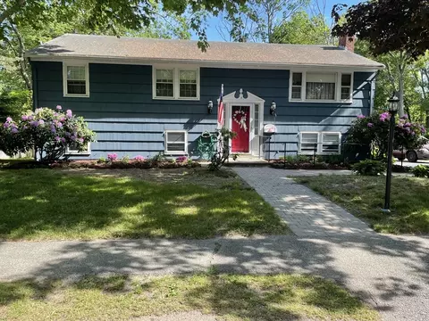 4 Del Prete Dr, Hingham, MA 02043