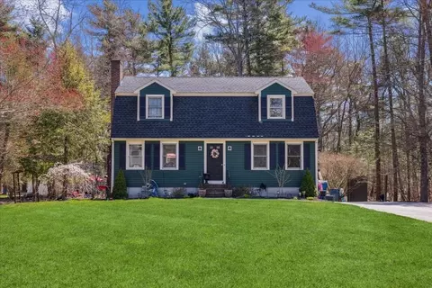 14 Fieldcrest Lndg, East Bridgewater, MA 02333
