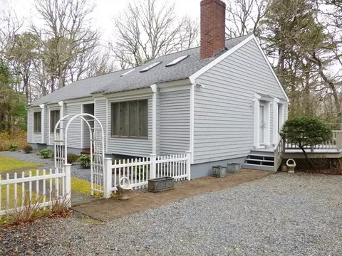 14 Lumbert Mill Rd, Centerville, MA 02632