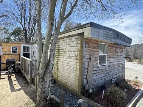 25 Patriot Cir, Plymouth, MA 02360