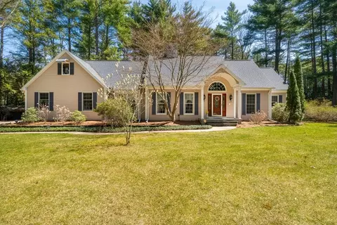 6 Pine Meadow Dr, Southampton, MA 01073