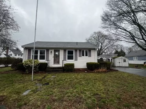 4 Yale St, Attleboro, MA 02703