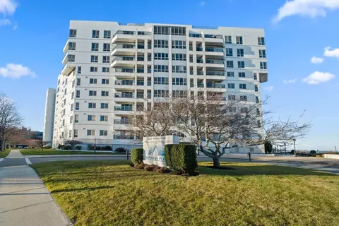 2001 Marina Dr #214W, Quincy, MA 02171