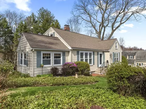 7 Fernwood Rd, Wakefield, MA 01880