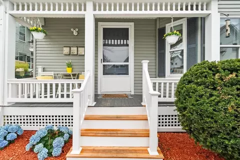 28 Arthur St #1, Beverly, MA 01915