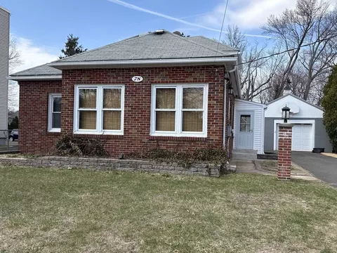 78 Providence St, Chicopee, MA 01020
