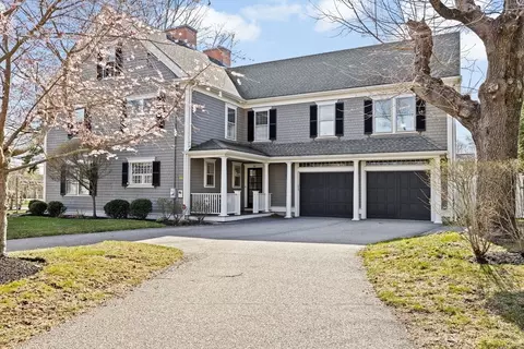 50 Pleasant St, Hingham, MA 02043 photo 2