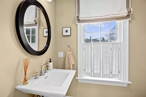 50 Pleasant St, Hingham, MA 02043 photo 14