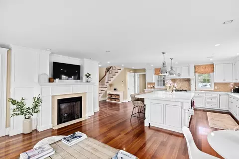 50 Pleasant St, Hingham, MA 02043 photo 9