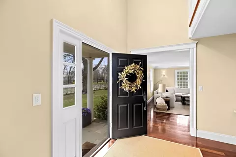 50 Pleasant St, Hingham, MA 02043 photo 3